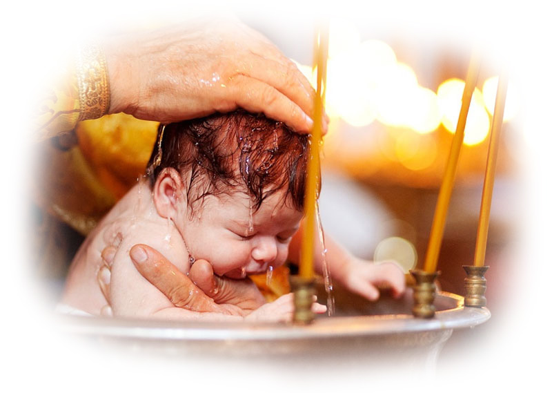 Фотография - Крещение младенца в храме